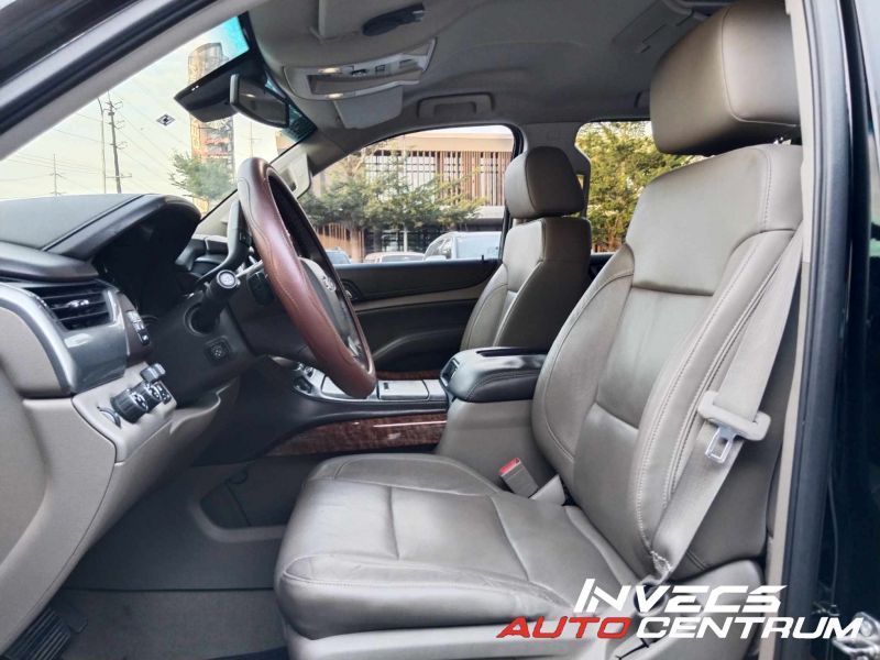 2016 Chevrolet Suburban photo