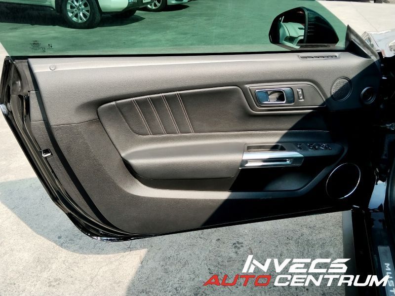 2023 Ford Mustang GT Premium photo