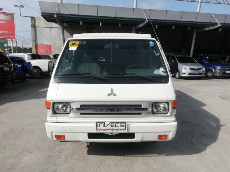 2016 Mitsubishi L300 Deluxe pictures