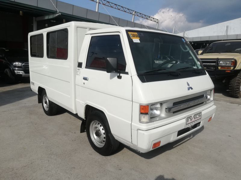 2016 Mitsubishi L300 Deluxe pictures