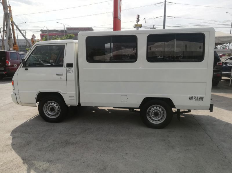 2016 Mitsubishi L300 Deluxe pictures