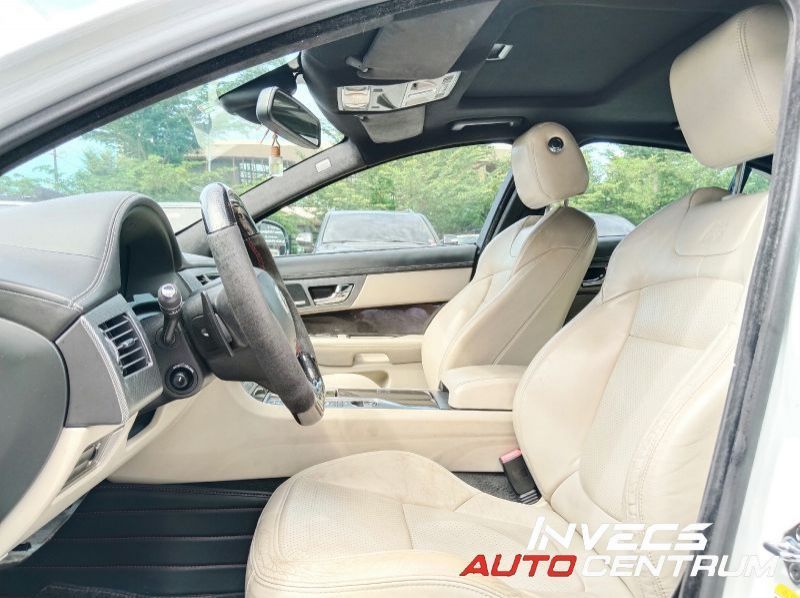 2012 Jaguar XFR pictures