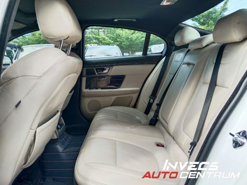 2012 Jaguar XFR pictures