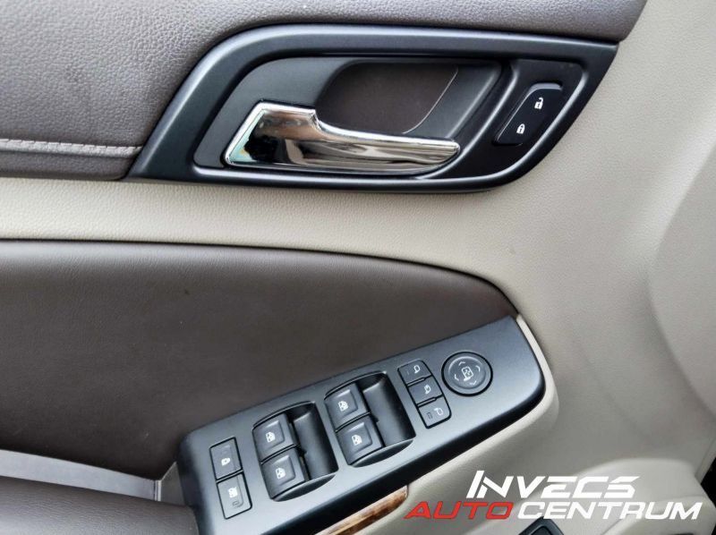 2016 Chevrolet Suburban pictures