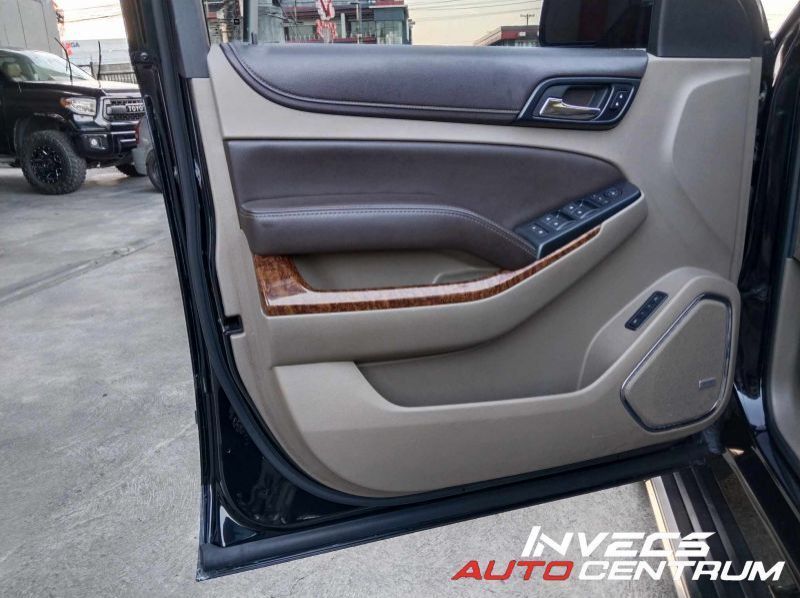 2016 Chevrolet Suburban pictures