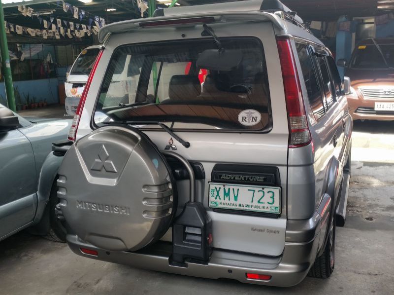 2003 Mitsubishi Adventure Grand Sport pictures