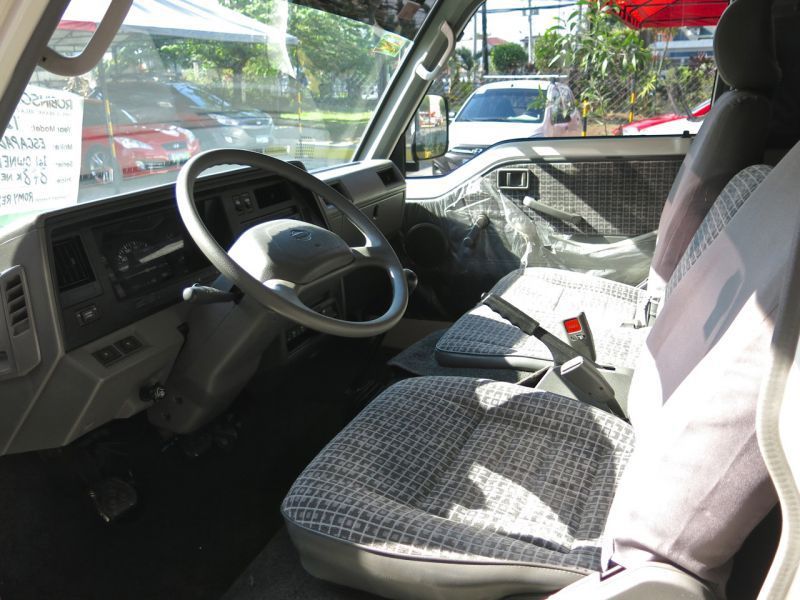 2012 Nissan Urvan Escapade photo