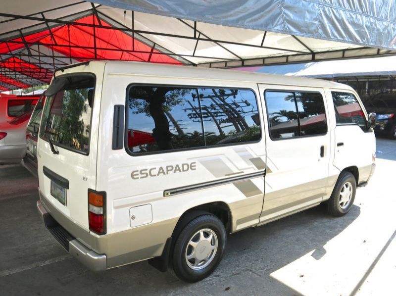 2012 Nissan Urvan Escapade pictures