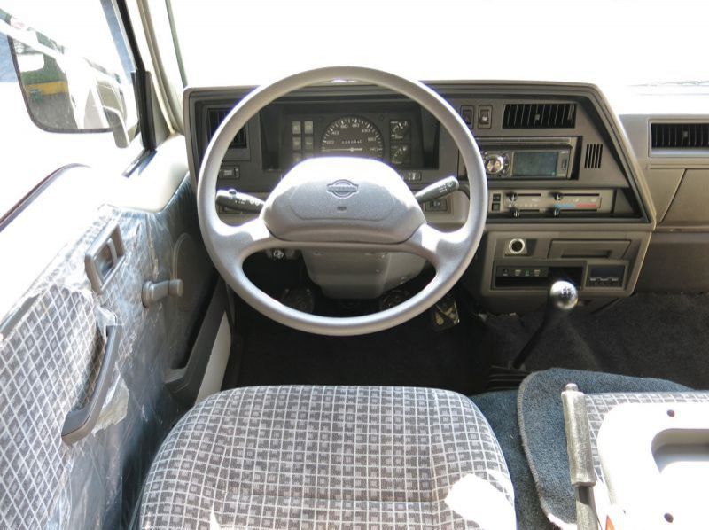 2012 Nissan Urvan Escapade pictures