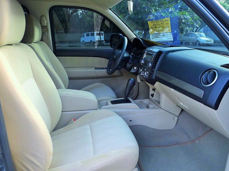 2012 Ford Everest photo