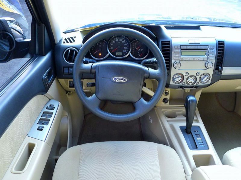 2012 Ford Everest pictures