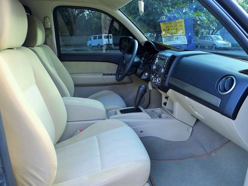2012 Ford Everest pictures