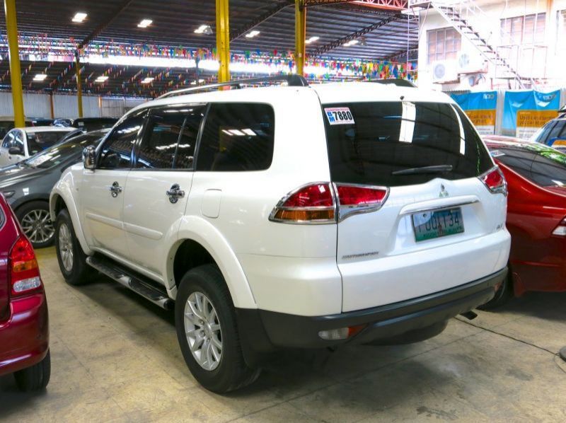 2010 Mitsubishi Montero Sport pictures
