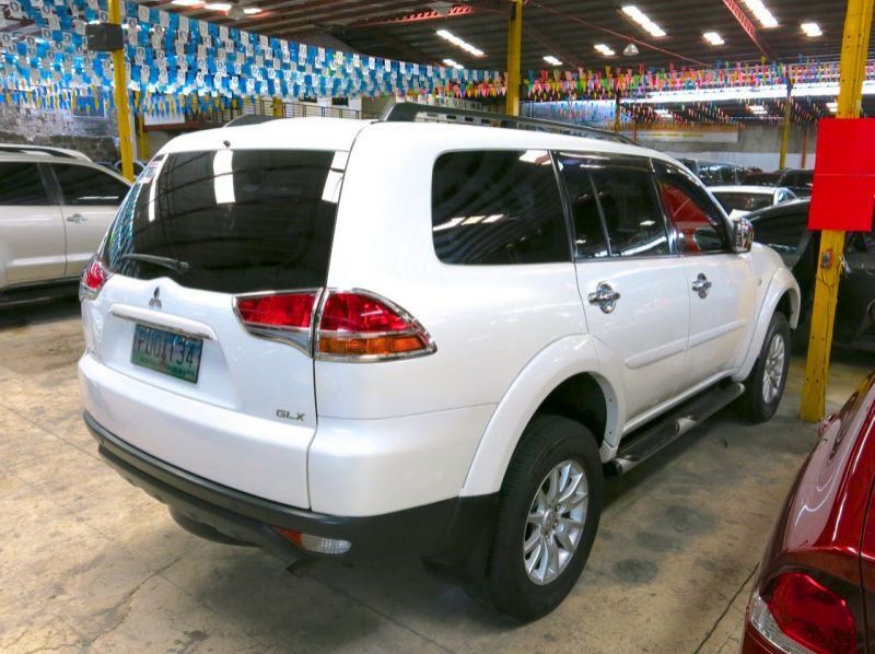 2010 Mitsubishi Montero Sport pictures