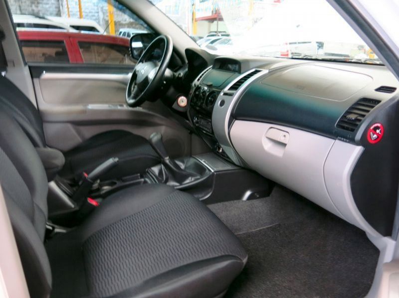 2010 Mitsubishi Montero Sport pictures