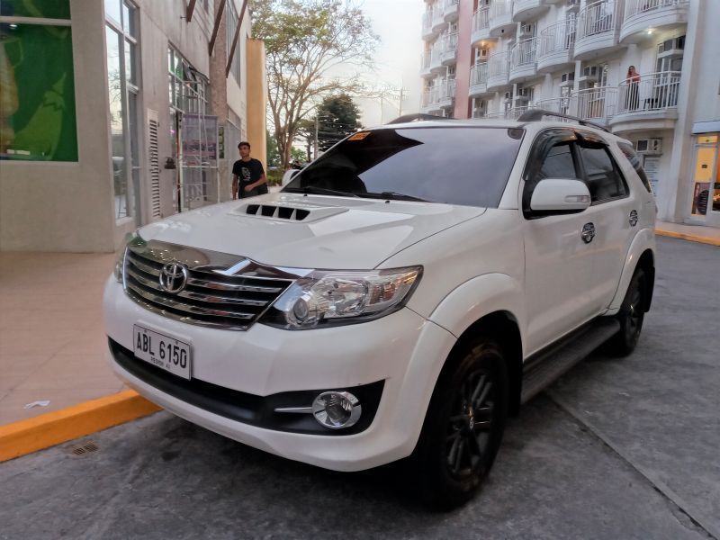 2015 Toyota Fortuner G Black series photo