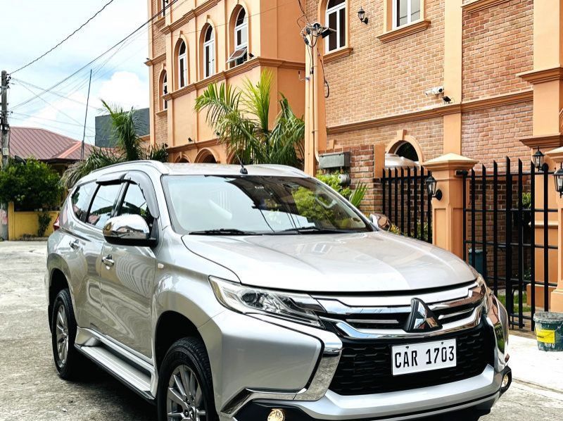 2019 Mitsubishi Montero GLS pictures