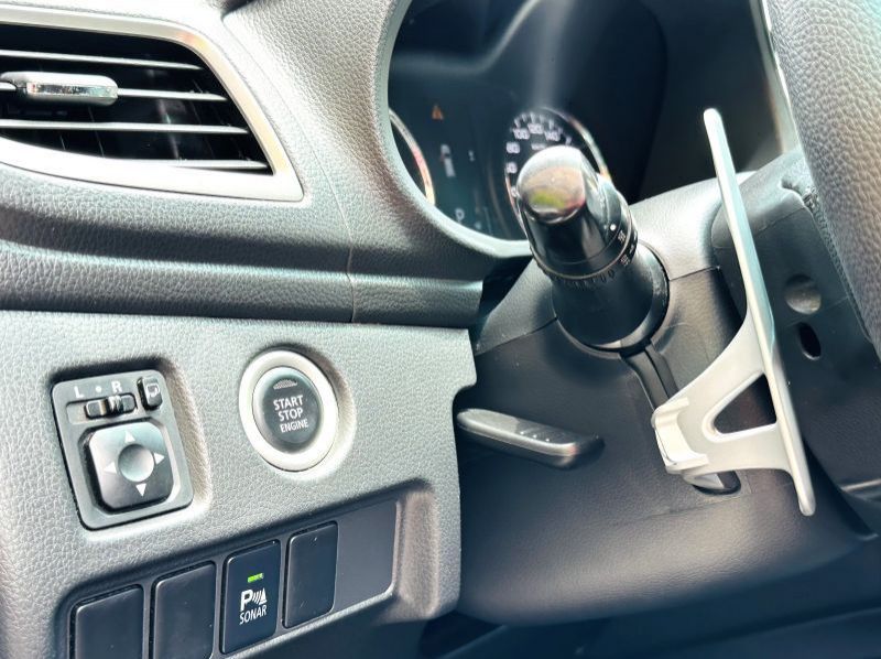 2019 Mitsubishi Montero GLS pictures