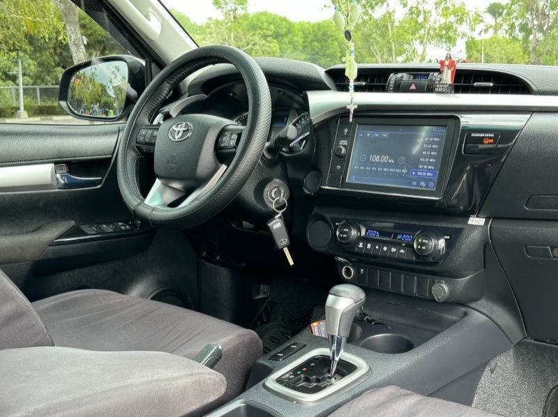 2023 Toyota Hilux G 4x2 AT pictures