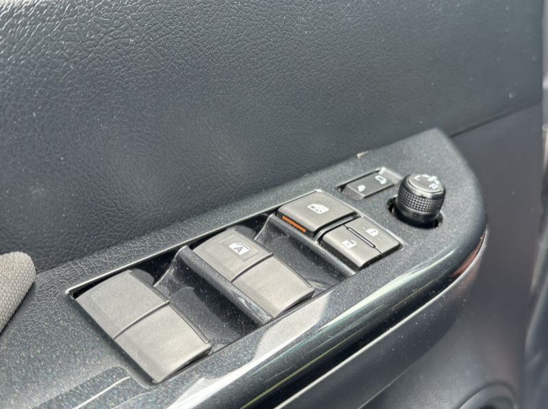 2023 Toyota Hilux G 4x2 AT pictures