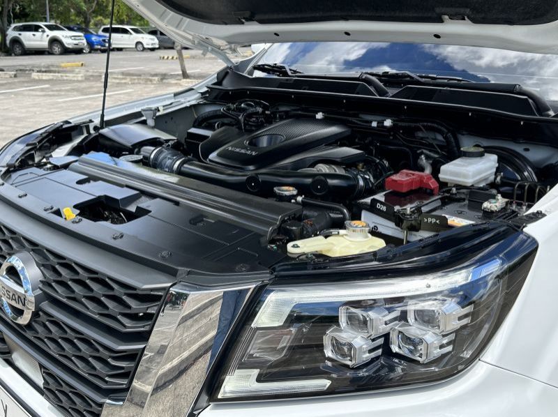 2021 Nissan Navara Calibre 4x2 MT VE pictures