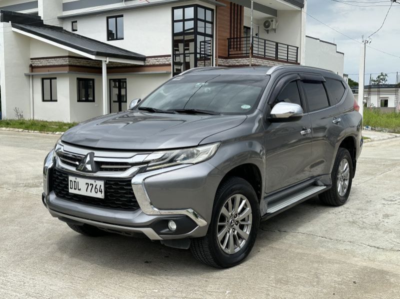 2016 Mitsubishi Montero pictures