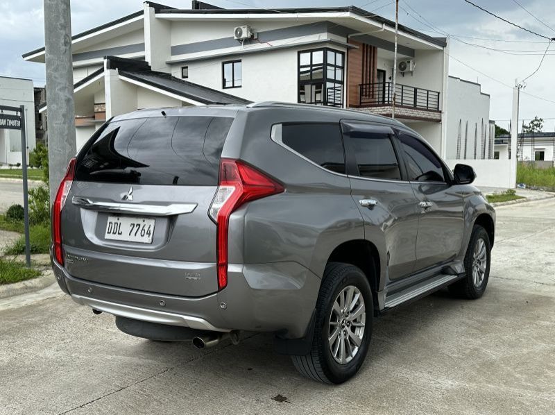 2016 Mitsubishi Montero pictures