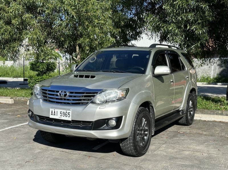 2014 Toyota Fortuner V AT Lucena City pictures