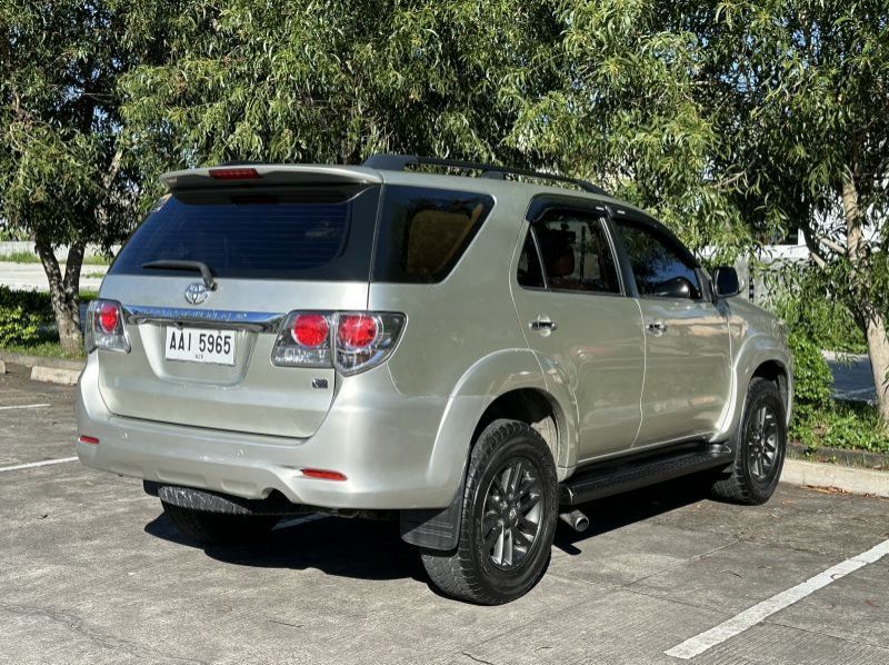 2014 Toyota Fortuner V AT Lucena City pictures