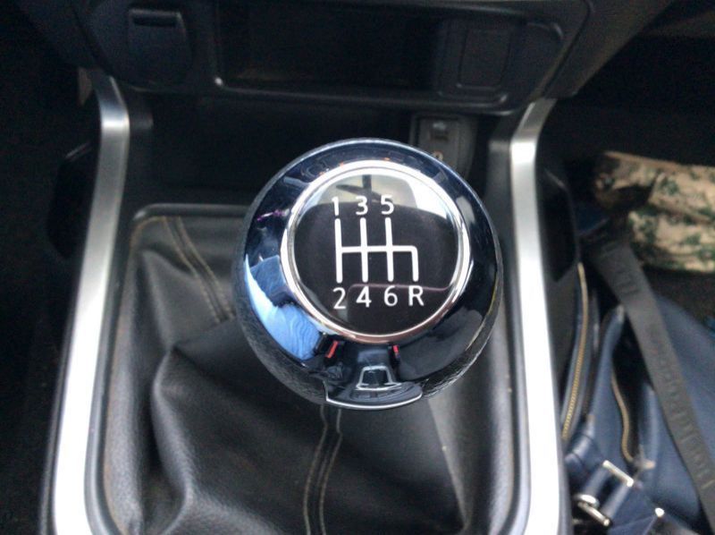 2018 Nissan Navara Calibre pictures