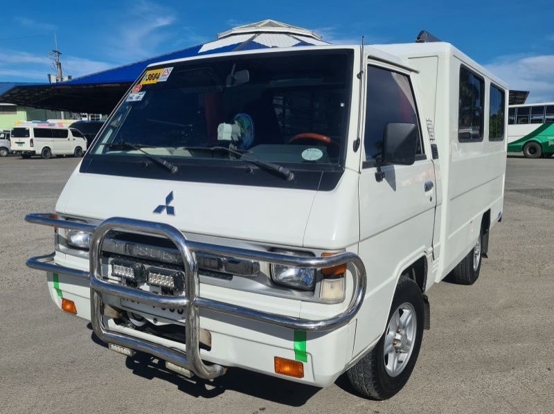 2016 Mitsubishi Mitsubishi L300 FB Van Lucena City pictures
