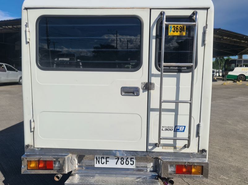 2016 Mitsubishi Mitsubishi L300 FB Van Lucena City pictures