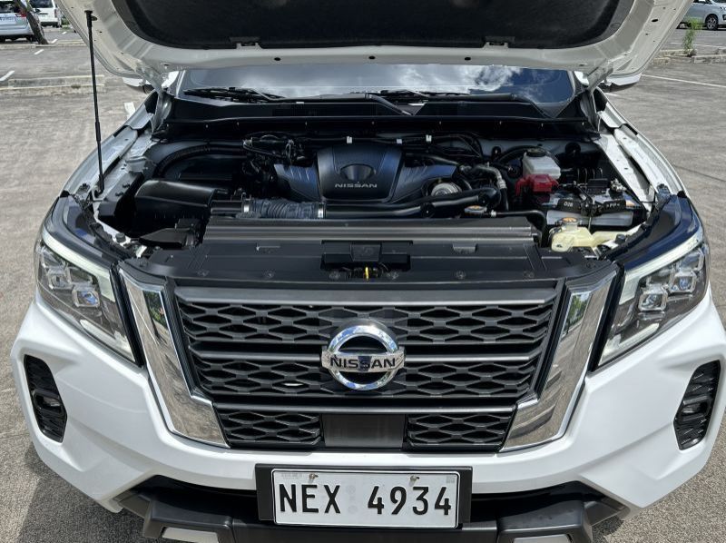 2021 Nissan Navara Calibre 4x2 MT pictures