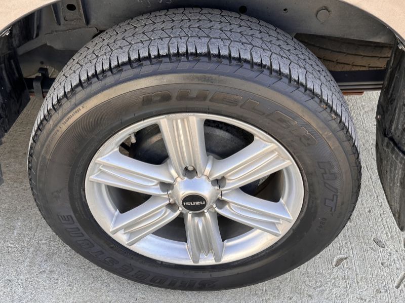 2017 Isuzu D-Max LS 4x2 AT Lucena City pictures
