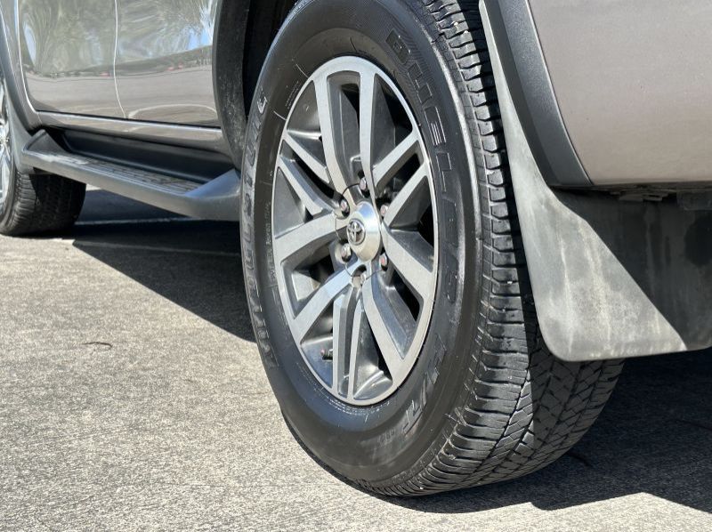 2016 Toyota Fortuner V AT Lucena City pictures