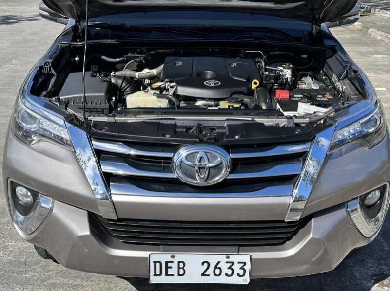 2016 Toyota Fortuner V AT Lucena City pictures