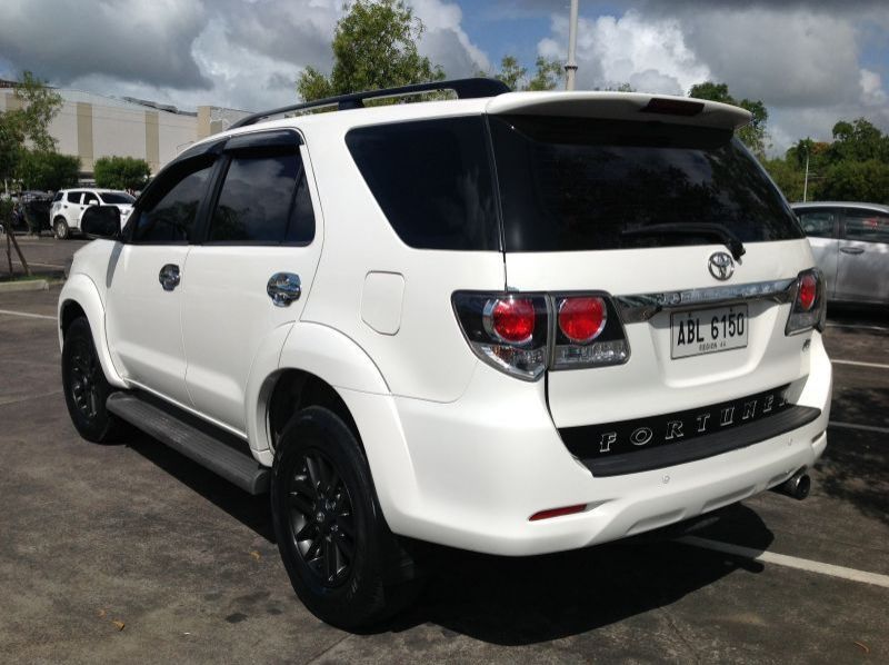 2015 Toyota Fortuner G Black series MATIC pictures