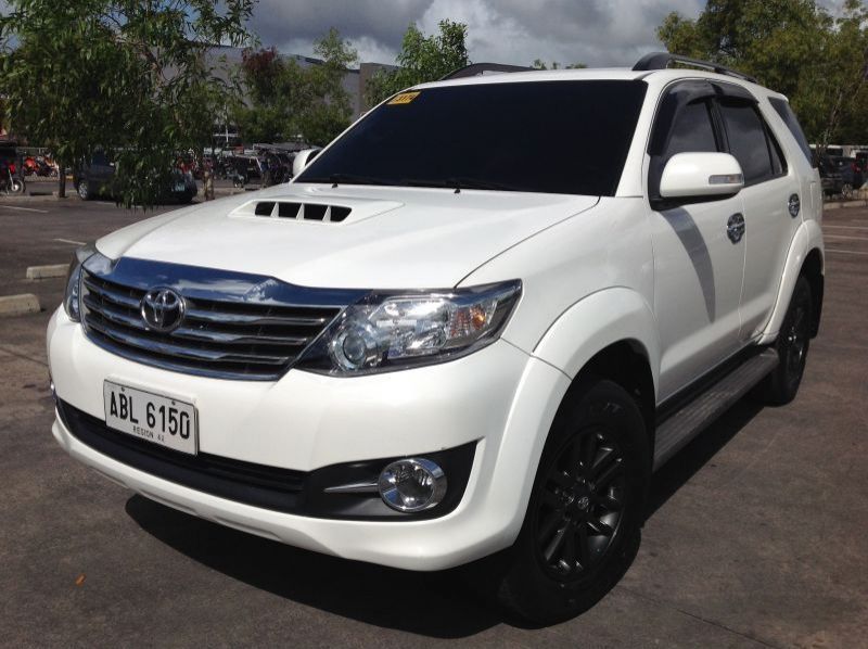 2015 Toyota Fortuner G Black series MATIC pictures