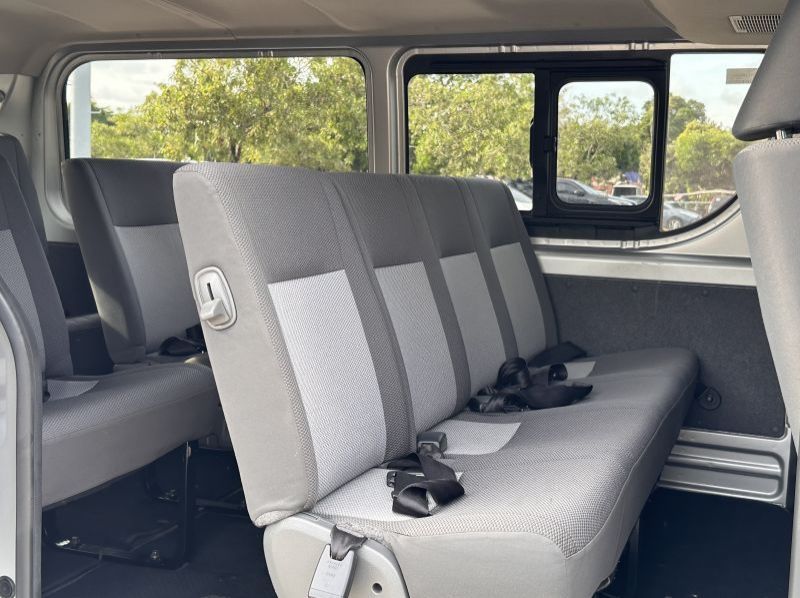 2021 Toyota Hiace Commuter Deluxe pictures