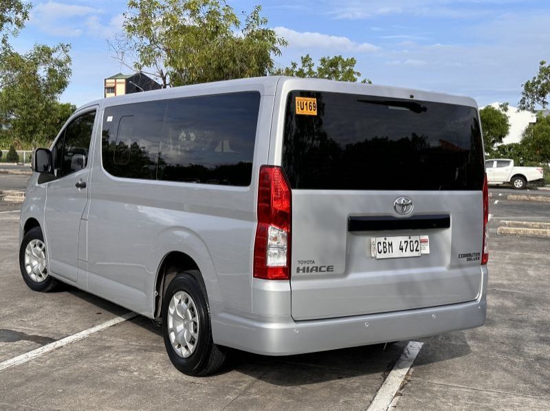 2021 Toyota Hiace Commuter Deluxe pictures