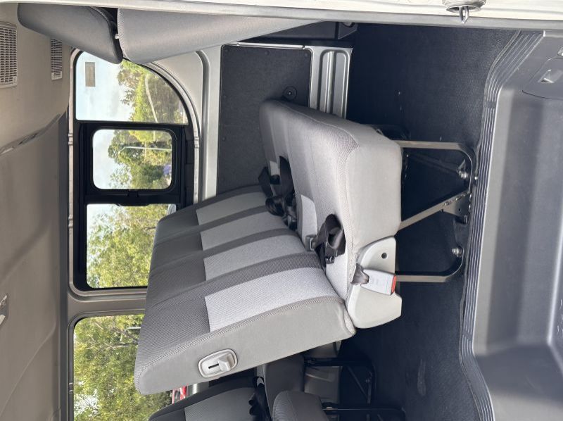 2021 Toyota Hiace Commuter Deluxe pictures