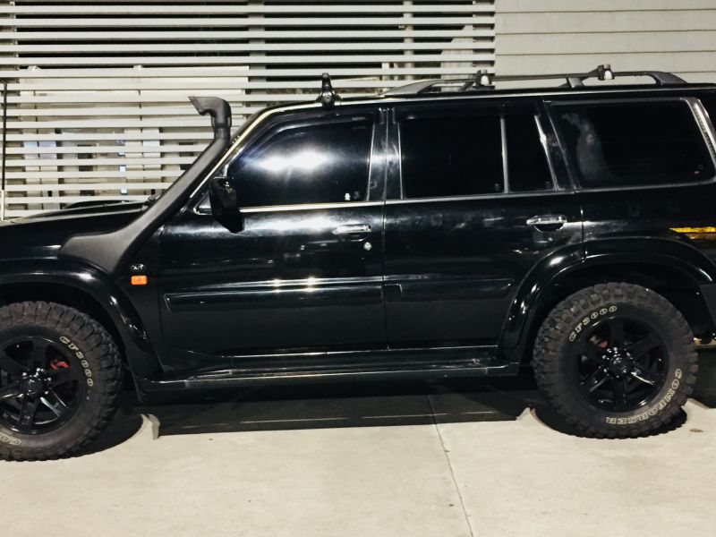 2004 Nissan Patrol 4x4 Automatic Presidential Edition Offroad Set-up  photo