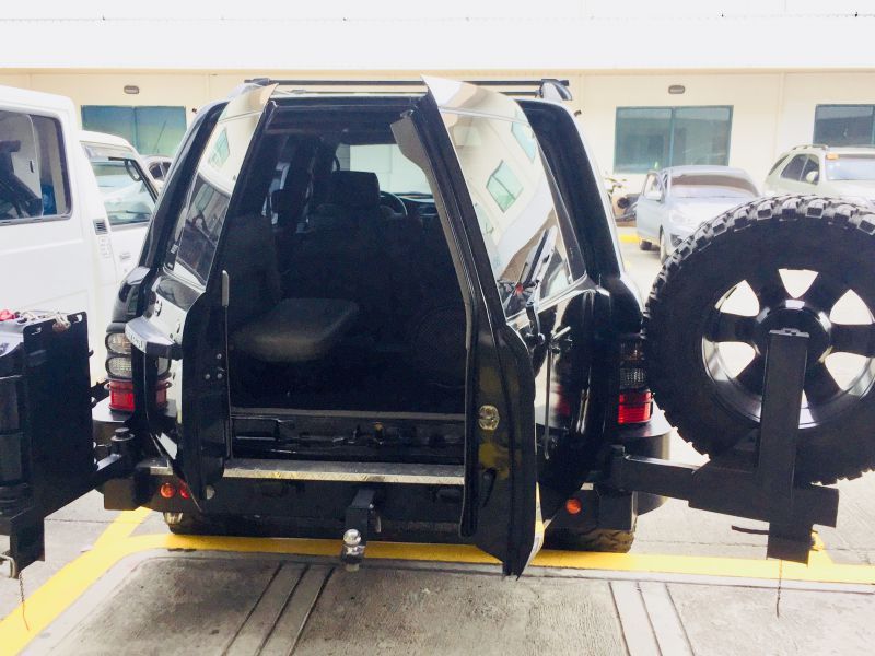 2004 Nissan Patrol 4x4 Automatic Presidential Edition Offroad Set-up  photo