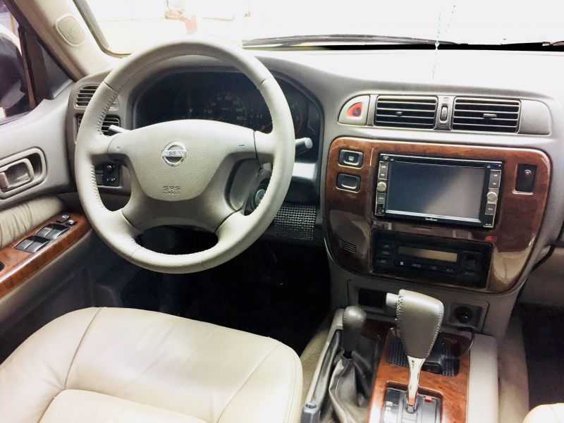 2004 Nissan Patrol 4x4 Automatic Presidential Edition Offroad Set-up  photo