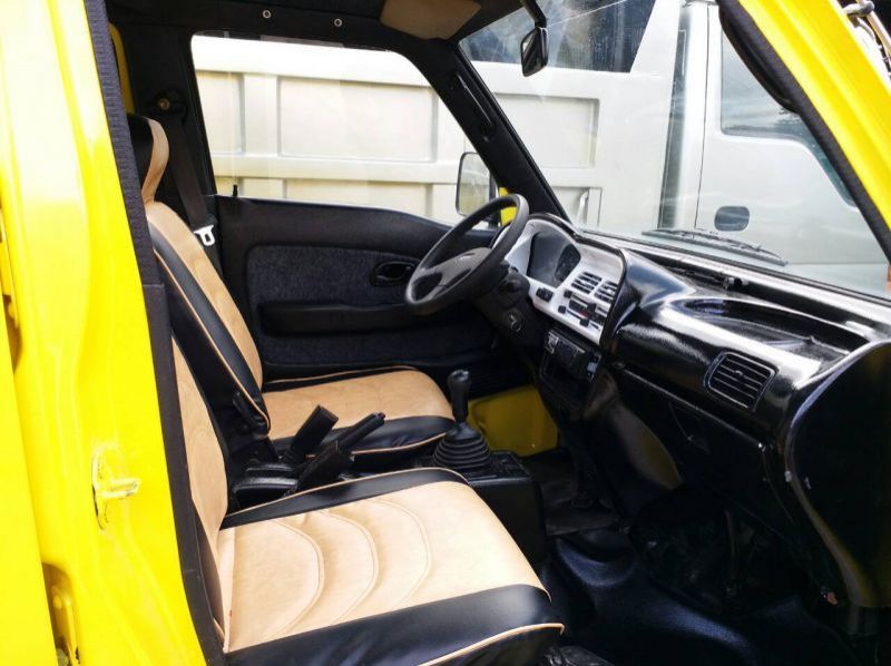 1996 Suzuki Multicab Scrum 4x4 Mini Van MT Yellow pictures