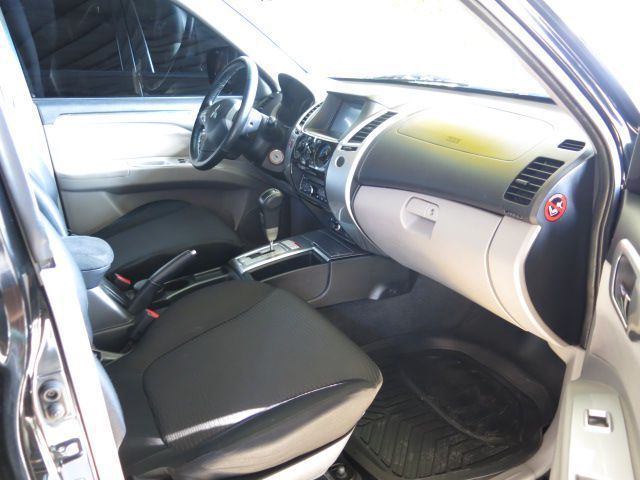 2011 Mitsubishi Montero Sport GLS V photo