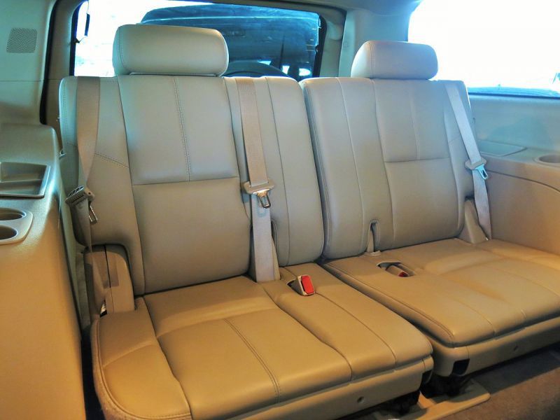 2010 Chevrolet Suburban photo