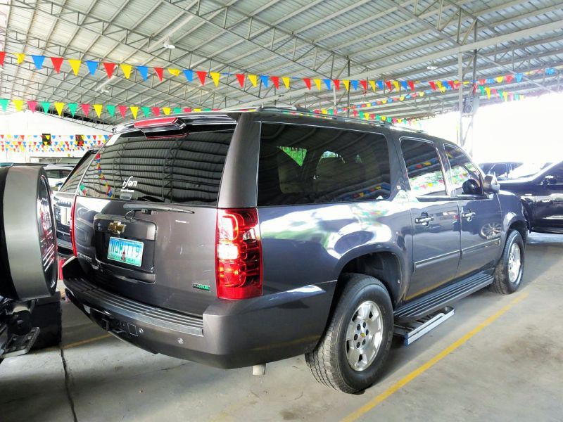 2010 Chevrolet Suburban photo