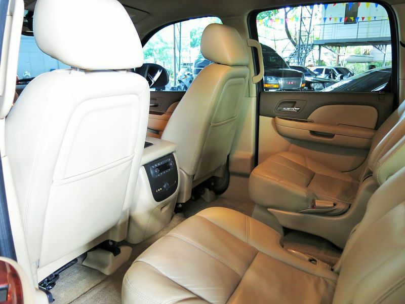 2010 Chevrolet Suburban photo