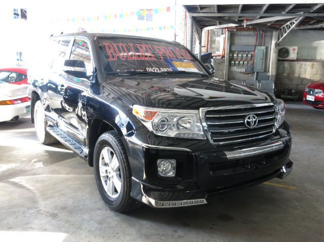 2016 Toyota Land Cruiser pictures